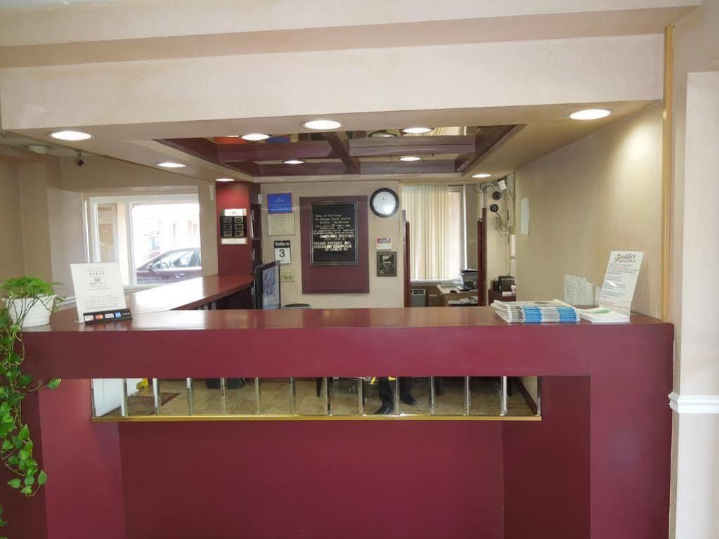 Knights Inn Bristol Levittown Exterior photo